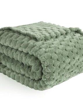 Sage Green Throw Blanket 50x70 Jacquard Fleece Soft Cozy Couch Sofa Bed Plush